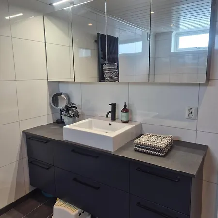 펜션 Newly Renovated House 11 Guests, 5 Bedrooms Boverbru