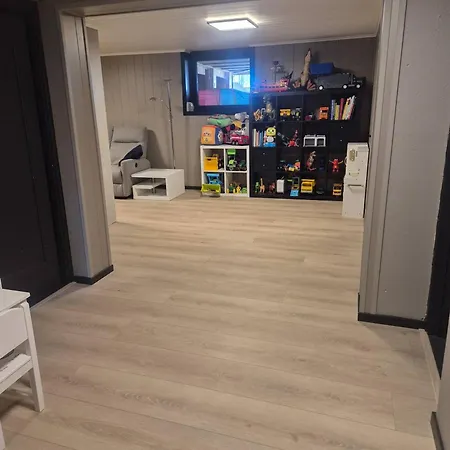 Newly Renovated House 11 Guests, 5 Bedrooms Boverbru