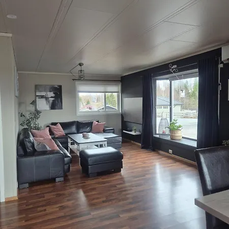 Newly Renovated House 11 Guests, 5 Bedrooms Boverbru