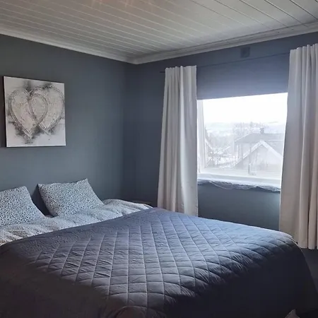 Newly Renovated House 11 Guests, 5 Bedrooms * Boverbru